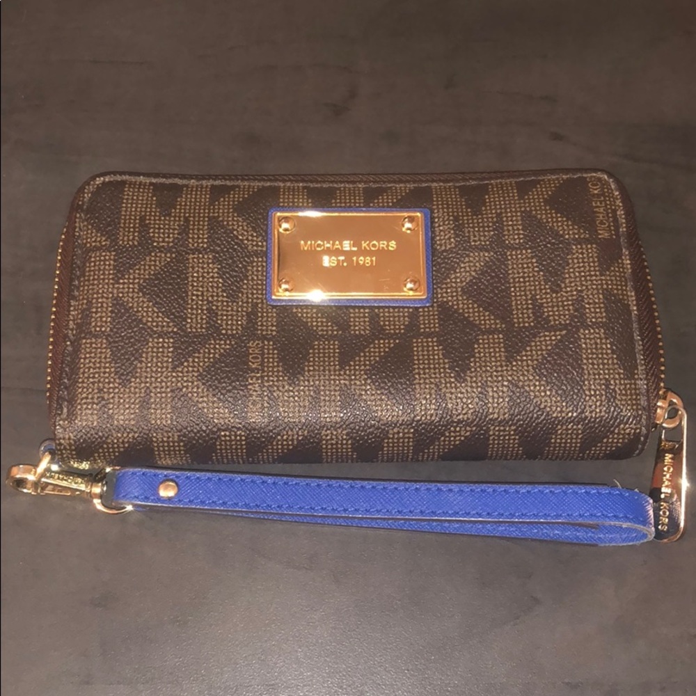 Michael Kors wristlet